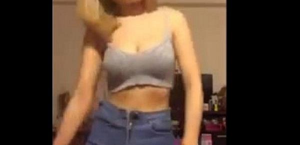  Hot cute girl dancing